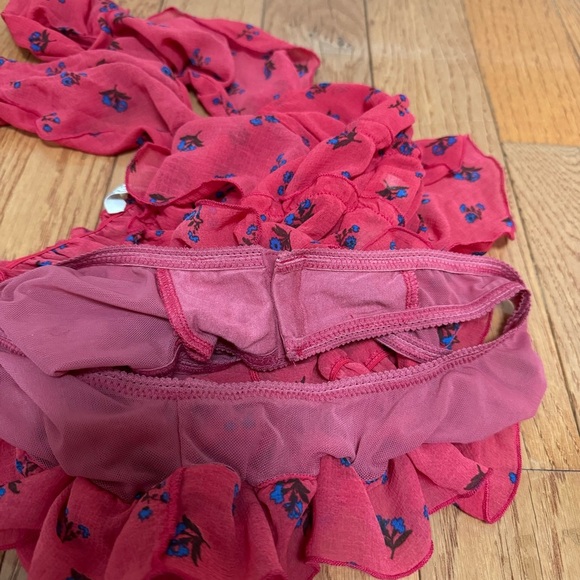 Free People Intimacy Bodysuit Red with Blue Flowers Size Small - Picture 10 of 10